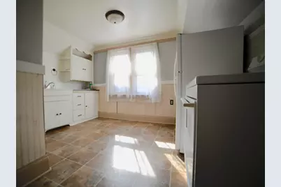 2104 S 71st St, West Allis, WI 53219 - Photo 11