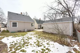 2515 N 71st St, Wauwatosa, WI 53213 - Photo 33