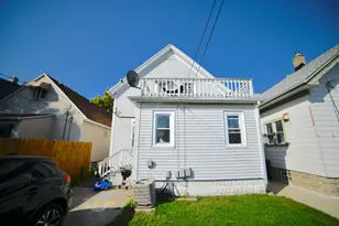 916 S 75th St, West Allis, WI 53214 - Photo 11