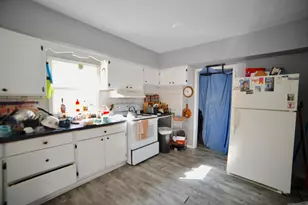 916 S 75th St, West Allis, WI 53214 - Photo 7