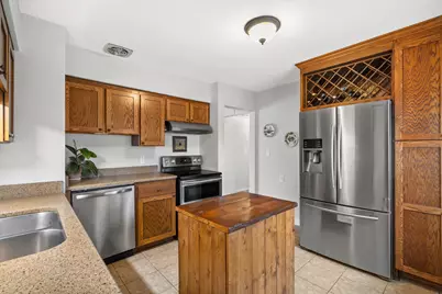 N85W17120  Ann Ave, Menomonee Falls, WI 53051 - Photo 9