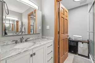 233 Sunny Hill Ln, Oconomowoc, WI 53066 - Photo 13