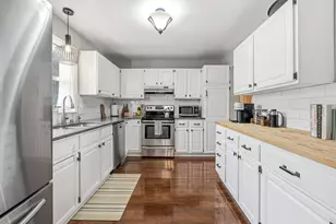 233 Sunny Hill Ln, Oconomowoc, WI 53066 - Photo 9