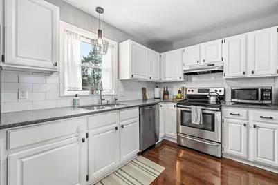 233  Sunnyhill Ln, Oconomowoc, WI 53066 - Photo 7
