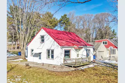 560  Court Rd, Onalaska, WI 54650 - Photo 1