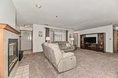 17360 W Lincoln Ave, New Berlin, WI 53146 - Photo 9