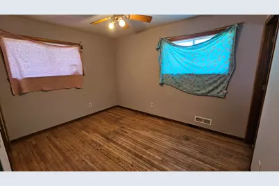 5632 S Melinda St, Milwaukee, WI 53221 - Photo 11