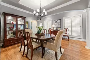 637 E Carlisle Ave, Whitefish Bay, WI 53217 - Photo 9