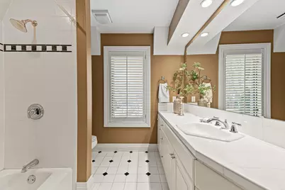 637 E Carlisle Ave, Whitefish Bay, WI 53217 - Photo 37