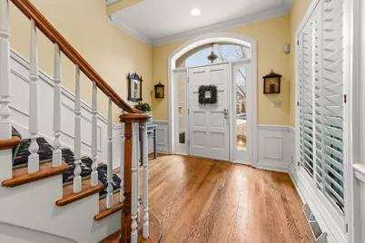 637 E Carlisle Ave, Whitefish Bay, WI 53217 - Photo 5