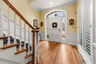 637 E Carlisle Ave, Whitefish Bay, WI 53217 - Photo 5