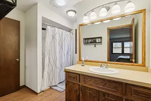 N28W22131 Indianwood Ct, Pewaukee, WI 53186 - Photo 31