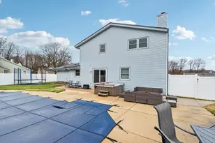 N28W22131 Indianwood Ct, Pewaukee, WI 53186 - Photo 51