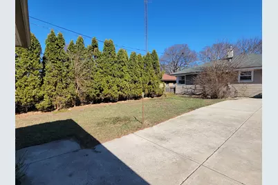 3657 S Taylor Ct, Milwaukee, WI 53207 - Photo 27