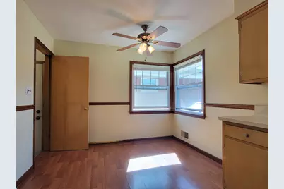 3657 S Taylor Ct, Milwaukee, WI 53207 - Photo 7