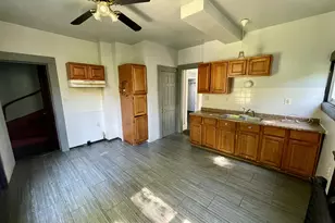 1331 N 22nd St, Milwaukee, WI 53205 - Photo 7