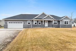 2348 Wild Oak Dr, Manitowoc, WI 54220 - Photo 1