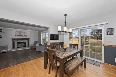 147  Manchester Dr, Waukesha, WI 53188 - Photo 7