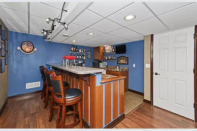 147  Manchester Dr, Waukesha, WI 53188 - Photo 25