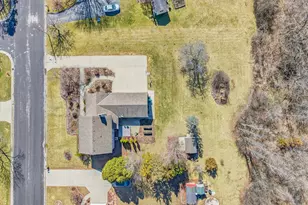 W184N8293 Tours Dr, Menomonee Falls, WI 53051 - Photo 49