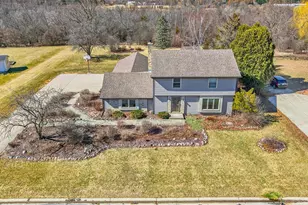 W184N8293 Tours Dr, Menomonee Falls, WI 53051 - Photo 5