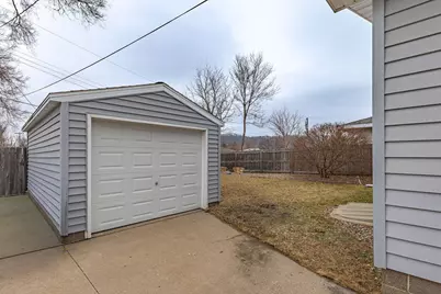 1111  Pierce St, Onalaska, WI 54650 - Photo 31