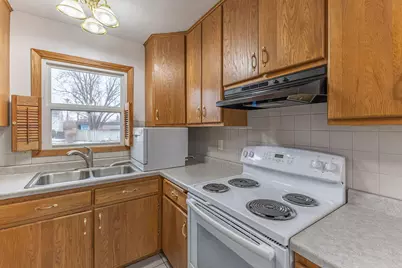 1111  Pierce St, Onalaska, WI 54650 - Photo 3