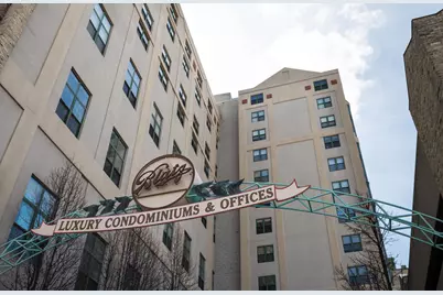 270 E Highland Ave #916, Milwaukee, WI 53202 - Photo 41