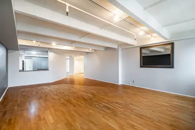 270 E Highland Ave #916, Milwaukee, WI 53202 - Photo 5