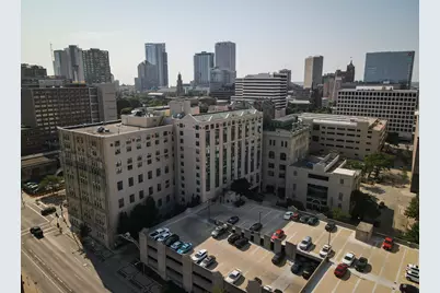 270 E Highland Ave #916, Milwaukee, WI 53202 - Photo 47