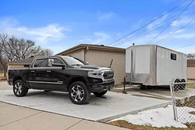 9300 W Eden Pl, Milwaukee, WI 53228 - Photo 5