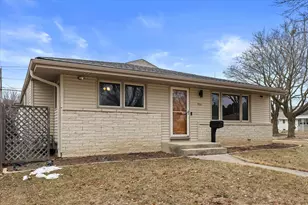9300 W Eden Pl, Milwaukee, WI 53228 - Photo 33