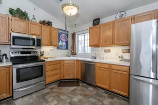 N114W16484 Crown Ct, Germantown, WI 53022 - Photo 7