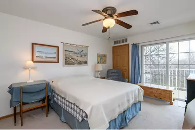 16484 W Crown Ct, Germantown, WI 53022 - Photo 9