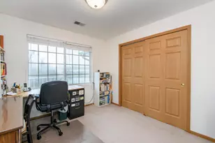 N114W16484 Crown Ct, Germantown, WI 53022 - Photo 19