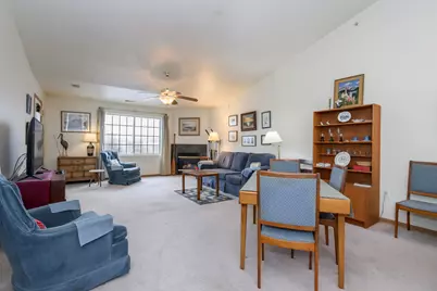 16484 W Crown Ct, Germantown, WI 53022 - Photo 5