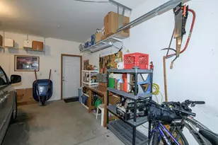 N114W16484 Crown Ct, Germantown, WI 53022 - Photo 25