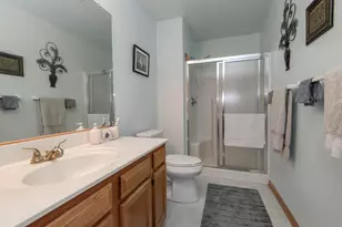 N114W16484 Crown Ct, Germantown, WI 53022 - Photo 13