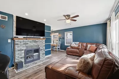 1011  Aurora St, Waukesha, WI 53186 - Photo 9