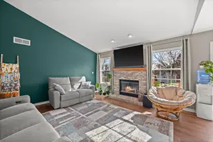 2321 E Cody Ct, Oak Creek, WI 53154 - Photo 5