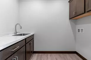 4631 Ridge Ct, Manitowoc, WI 54220 - Photo 35