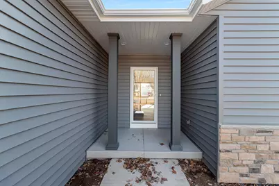 4631  Ridge Ct, Manitowoc, WI 54220 - Photo 3