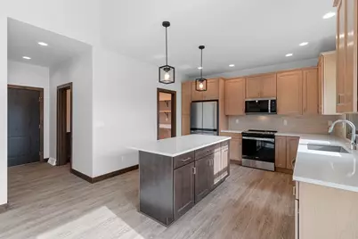 4631  Ridge Ct, Manitowoc, WI 54220 - Photo 11