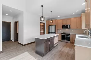 4631 Ridge Ct, Manitowoc, WI 54220 - Photo 11