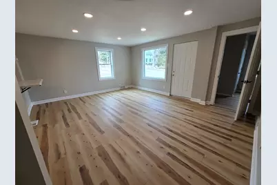 327 E Hunt Ave, Twin Lakes, WI 53181 - Photo 9