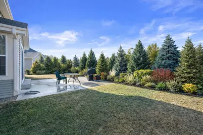 W153N4899  Orchid Cir, Menomonee Falls, WI 53051 - Photo 5