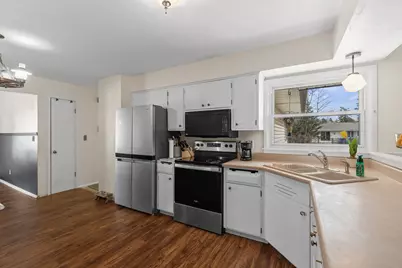 6110  Thornridge Ln, Greendale, WI 53129 - Photo 5