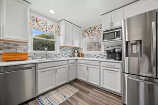 10529 W Grantosa Dr, Wauwatosa, WI 53222 - Photo 5