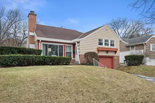 10529 W Grantosa Dr, Wauwatosa, WI 53222 - Photo 21