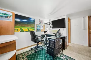 10529 W Grantosa Dr, Wauwatosa, WI 53222 - Photo 11